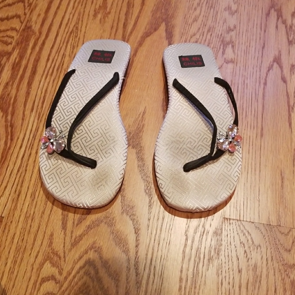 Butterfly flip flops
